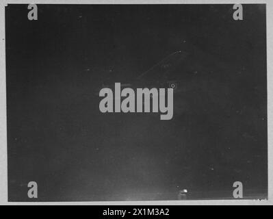 Britische Piloten trainierten im Nachtflug mit Horsa-Segelflugzeugen und landeten nach Nachtoperationen auf den Landebahnen. Die Ausbildung stellte die Bereitschaft für nächtliche Segelflugmissionen während des Krieges sicher. Stockfoto