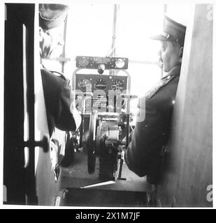 Seine Hoheit ist im Cockpit eines Segelflugzeugs während des Fluges der British Army abgebildet. Stockfoto