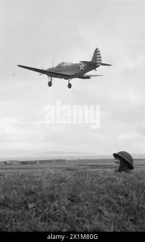 US-MARINEFLIEGER KOMMEN IN GROSSBRITANNIEN AN. APRIL 1942: ROYAL MARINEFLUGSTATION HATSTON. VIER GESCHWADER VON US NAVY, BESTEHEND AUS 9 DOUGLAS TBD DEVASTATOR TORPEDOBOMBERN, 9 GRUMMAN F4F WILDCAT JAGDFLUGZEUGEN UND 29 VOUGHT SB2U VINDICATOR SCOUT BOMBERN, KAMEN IN HATSTON AN, UM MIT DER FLOTTENLUFTWAFFE ZUSAMMENZUARBEITEN. MIT IHNEN SIND 65 US-MARINE-PILOTEN UND 200 ODD-RADIOMEN, LUFTWAFFENSCHÜTZER UND RESERVEN. - Einer der Devastator Torpedobomber, die von Hatston abfliegen, Stockfoto