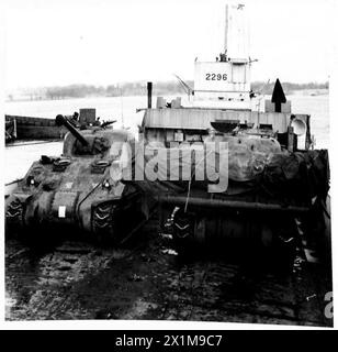 Ein spezielles Gerät mit der Bezeichnung Load 23 ermöglicht es Panzern, während der Ausbildung und Operationen der British Army außergewöhnlich steile Steigungen zu erklimmen. Stockfoto