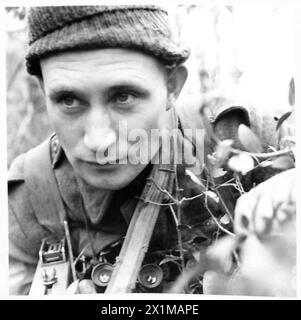 FÜNFTE ARMEE: ANZIO BRIDGEHEADINFANTRY PATROUILLE IM BRÜCKENKOPF (REKONSTRUIERT IN DER LINIE) - Sgt. Trainor, M.M., von 28 Cambrai Park, Whiteabbey, Co.Antrim, britische Armee Stockfoto