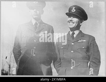 AMERIKANISCHE PILOTEN DER NO 71 SQUADRON RAF (EAGLE SQUADRON) - Dekan Sattlerlee von Sacramento, Kalifornien, an der RAF Flying Training School, wo die Piloten der Eagle Squadron ausgebildet wurden. Alle Piloten der Eagle Squadron wurden vor ihrer Rekrutierung ausgebildet, aber da ihr Erfahrungsstand sehr unterschiedlich war, absolvierten sie alle eine standardisierte Ausbildung der RAF. Stockfoto