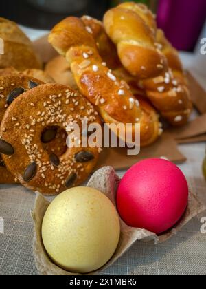 Frisches, warmes, gebackenes Frühstücksbrot Stockfoto