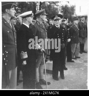 DIE ALLIIERTE BESETZUNG FRANZÖSISCH-NORDAFRIKAS, 1942-1945 - alliierte Kommandeure bei der feierlichen Eröffnung des alliierten Nordafrikanischen Hauptquartiers in Algier, 17. November 1942. Von links nach rechts: General Mark Clark, stellvertretender General Dwight Eisenhower während der Landung in Algerien, US-Armee; Admiral Andrew Cunningham, C-in-C der britischen Mittelmeerflotte; Generalleutnant Kenneth Anderson, Kommandeur der britischen Ersten Armee; Admiral Francois Darlan, ehemaliger C-in-C der französischen Streitkräfte, britische Armee, US-Armee, Royal Navy, französische Marine; Anderson, Kenneth Arthur Noel, Clark, Mark W. Stockfoto