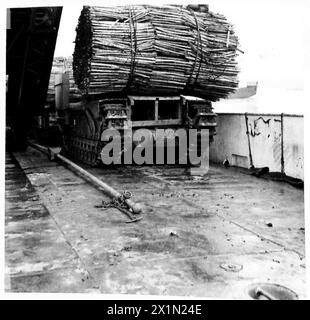 Eine spezielle Vorrichtung ermöglicht es Panzern, während des Trainings und der operativen Übungen der British Army außergewöhnlich steile Steigungen zu erklimmen. Stockfoto