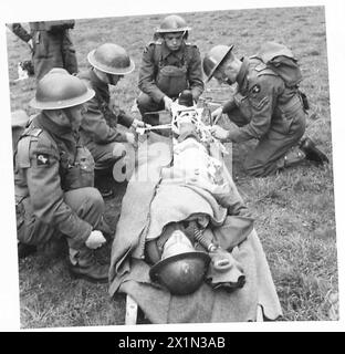 ÄRZTLICHE DIENSTE - verschiedene Stadien der Anwendung der Thomas-Schiene, britische Armee Stockfoto