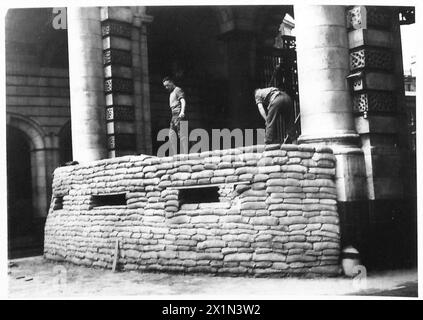 Royal Engineers bauen Maschinengewehrnester unter Admiralty Arch in London als Teil der Notfallvorkehrungen der British Army. Stockfoto