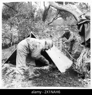 DIE 2. FRANZÖSISCHE MAROKKANISCHE DIVISION UNTER DEM KOMMANDO VON GENERAL DODY ENTLASTET DIE 34. US-DIVISION AN DER ITALIENISCHEN FRONT - die entlastenden Truppen lagern für die Nacht, britische Armee Stockfoto