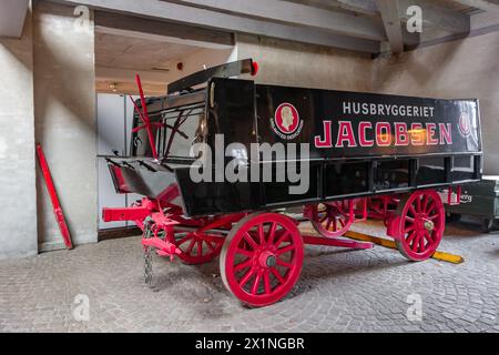 KOPENHAGEN, DÄNEMARK - 29. OKTOBER 2014: Husbryggeriet Jacobsen Karre im Kopenhagener Carlsberg Museum zur Bierlieferung Stockfoto