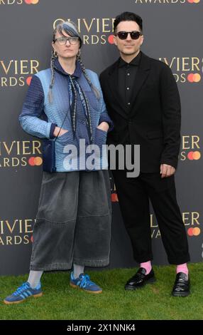 Foto muss erwähnt werden ©Alpha Press 078237 04/2024 Soutra Gilmour und Fabian Aloise bei den Olivier Awards 2024 in London. Stockfoto