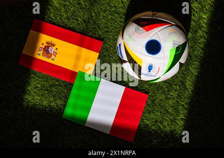 LEIPZIG, DEUTSCHLAND, 17. APRIL 2024: Spanien gegen Italien, Fußball-EM 2024 Gruppe B in der Arena AufSchalke, Gelsenkirchen, 20. Juni 2024, offizieller Ball an Stockfoto