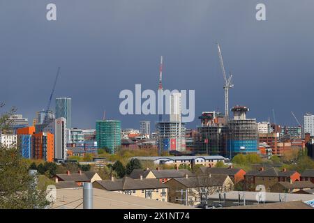 Blick auf das Stadtzentrum von Leeds mit den Apartments Brotherton House, Lisbon Street & Triangle Yard im Bau. Stockfoto