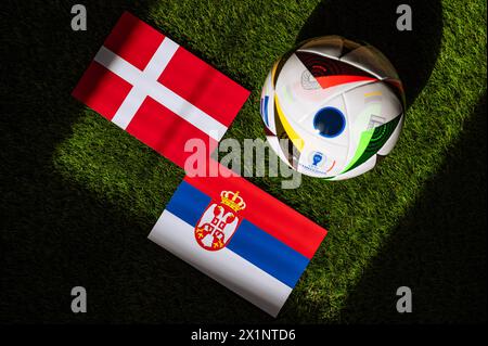 MÜNCHEN, DEUTSCHLAND, 17. APRIL 2024: Dänemark gegen Serbien, Fußball der Gruppe C der Euro 2024 in der Münchener Fußballarena, München, 25. Juni 2024, offizieller Ball an Stockfoto