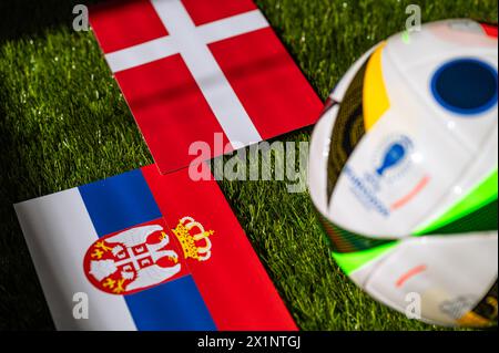 HAMBURG, DEUTSCHLAND, 17. APRIL 2024: Dänemark gegen Serbien, Fußball der Gruppe C Euro 2024 in der Münchener Fußballarena, München, 25. Juni 2024, offizieller Ball an Stockfoto