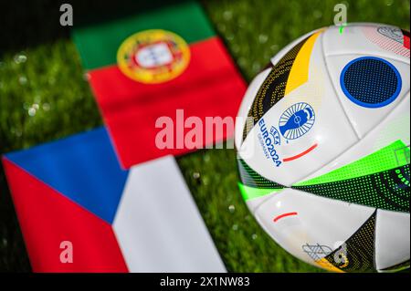 MÜNCHEN, DEUTSCHLAND, 17. APRIL 2024: Portugal gegen Tschechische Republik, Fußball-EM 2024 Gruppe F im Leipziger Stadion, Leipzig, 18. Juni 2024, offizieller Ball Stockfoto