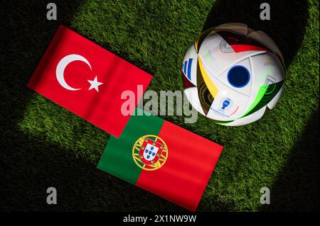 BERLIN, DEUTSCHLAND, 17. APRIL 2024: Türkei gegen Portugal, Fußball-EM 2024 Gruppe F im BVB Stadion Dortmund, Dortmund, 22. Juni 2024, offizieller Ball o Stockfoto