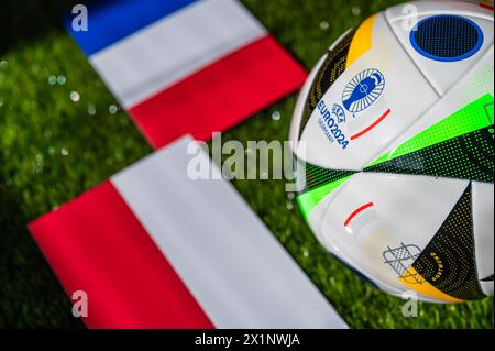 LEIPZIG, DEUTSCHLAND, 17. APRIL 2024: Frankreich gegen Polen, Fußball-EM 2024 Gruppe D im BVB Stadion Dortmund, Dortmund, 25. Juni 2024, offizieller Ball an Stockfoto