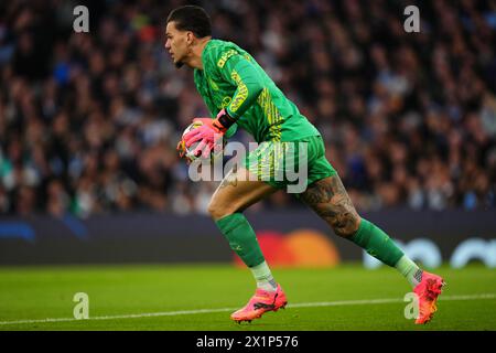 Manchester, Großbritannien. April 2024. Ederson aus Manchester City spielte am 17. April 2024 im Ethiad Stadium in Manchester, Spanien, während des UEFA Champions League-Spiels, im Viertelfinale, im zweiten Leg zwischen Manchester City und Real Madrid. (Foto: Bagu Blanco/PRESSINPHOTO) Credit: PRESSINPHOTO SPORTS AGENCY/Alamy Live News Stockfoto