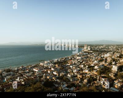 Unglaubliche Aussicht vom El mirador auf den Aussichtspunkt Hill of the Cross in Puerto Vallarta, Mexiko. Stockfoto