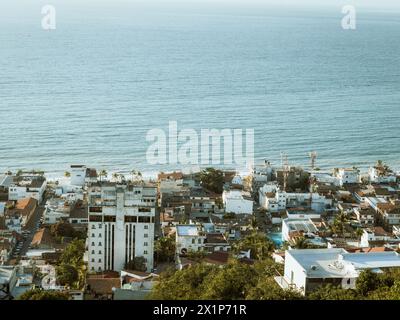 Unglaubliche Aussicht von El Mirador auf Hill of the Cross Aussichtspunkt in Puerto Vallarta, Mexiko. Stockfoto