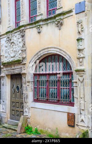 Adam und Eva - Haus aus dem 16. Jahrhundert mit Reliefs in der Altstadt von Le Mans, Departement Sarthe, Region Pays de la Loire, Frankreich *** Adam und Eve Haus aus dem 16. Jahrhundert mit Reliefs in der Altstadt von Le Mans, Departement Sarthe, Pays de la Loire, Frankreich Stockfoto