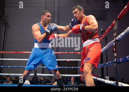 Pueblo, Colorado, USA. April 2024. Robbie Gonzales aus den Vereinigten Staaten (Blue) besiegt Callum Peters aus Australien in einem hart umkämpften 80 kg schweren Vorkampf. Quelle: Casey B. Gibson/Alamy Live News Stockfoto