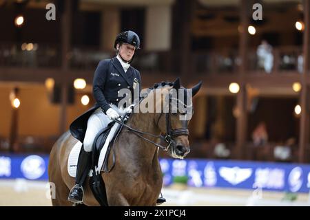 Isabell Werth (Deutschland) mit DSP Quantaz während des Grand Prix von Dressur beim FEI World Cup™ Finale Riad am 17. April 2024, Riad International Convention and Exhibition Center, Königreich Saudi Arabien (Foto: Maxime David - MXIMD Pictures) Stockfoto