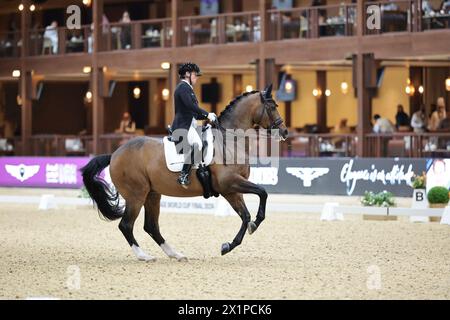 Isabell Werth (Deutschland) mit DSP Quantaz während des Grand Prix von Dressur beim FEI World Cup™ Finale Riad am 17. April 2024, Riad International Convention and Exhibition Center, Königreich Saudi Arabien (Foto: Maxime David - MXIMD Pictures) Stockfoto