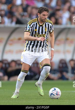 Turin, Italien. April 2024. Manuel Locatelli von Juventus während des Spiels der Serie A im Stadio Grande Torino, Turin. Der Bildnachweis sollte lauten: Jonathan Moscrop/Sportimage Credit: Sportimage Ltd/Alamy Live News Stockfoto