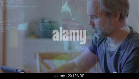 Ein Mann im mittleren Alter, der auf das Smartphone blickt Stockfoto