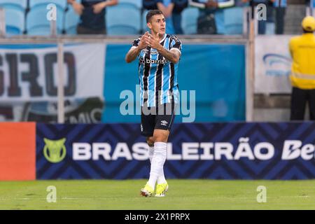 Porto Alegre, Brasilien. April 2024. Cristian Pavon von von Gremio, während des Spiels zwischen Gremio und Athletico Paranaense, für die brasilianische Serie A 2024, am 17. April im Arena do Gremio Stadium in Porto Alegre. Foto: Richard Ducker/DiaEsportivo/Alamy Live News Credit: DiaEsportivo/Alamy Live News Stockfoto