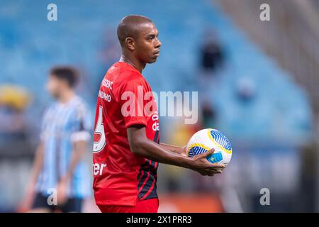 Porto Alegre, Brasilien. April 2024. Fernandinho von Athletico Paranaense, während des Spiels zwischen Gremio und Athletico Paranaense, für die brasilianische Serie A 2024, am 17. April im Arena do Gremio Stadium in Porto Alegre. Foto: Richard Ducker/DiaEsportivo/Alamy Live News Credit: DiaEsportivo/Alamy Live News Stockfoto