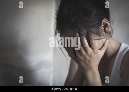 Das Konzept des Menschenhandels spiegelt die heutige Gesellschaft wider und stoppt Gewalt gegen Kinder und Frauen. Stockfoto