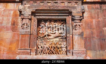 Vishnu entspannend auf Shesha Nag, Dashavatar Tempel, Deogarh, Lalitpur, Uttar Pradesh, Indien. Stockfoto