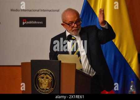 Bogota, Kolumbien. April 2024. Der brasilianische Präsident Luis Inacio Lula da Silva nimmt an der Eröffnungszeremonie der Bogota International Book Fair FILBO am 17. April 2024 in Bogota, Kolumbien, Teil. Foto: Cristian Bayona/Long Visual Press Credit: Long Visual Press/Alamy Live News Stockfoto