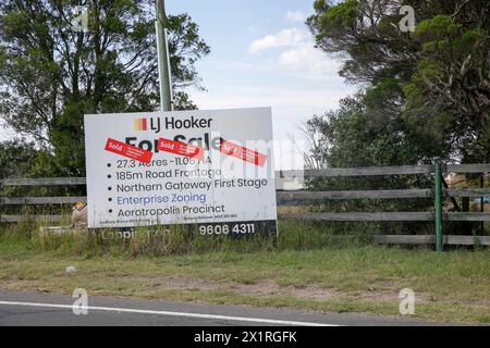 Land verkauft im Großraum Western Sydney, in der Nähe der Luddenham Road in der Nähe des neuen Flughafens von Western Sydney und der neuen U-Bahn-Linie von Sydney, NSW, Australien Stockfoto