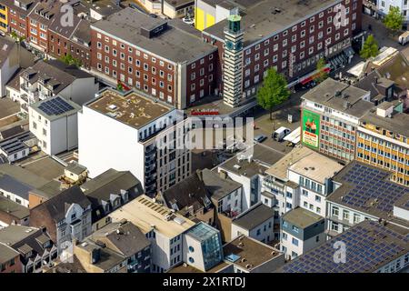 Luftbild, Neues Wohnhaus an der Bahnhofstraße Ecke Steinbrinkstraße, City mit Fußgängerzone und Brunnen, Sterkrade Mitte, Oberhausen, Ruhrgebiet, Nordrhein-Westfalen, Deutschland ACHTUNGxMINDESTHONORARx60xEURO *** Luftansicht, neues Wohnhaus an der Ecke Bahnhofstraße/Steinbrinkstraße, Stadt mit Fußgängerzone und Brunnen, Sterkrade Mitte, Oberhausen, Ruhrgebiet, Nordrhein-Westfalen, Deutschland ACHTUNGxMINDESTHONORARx60xEURO Stockfoto