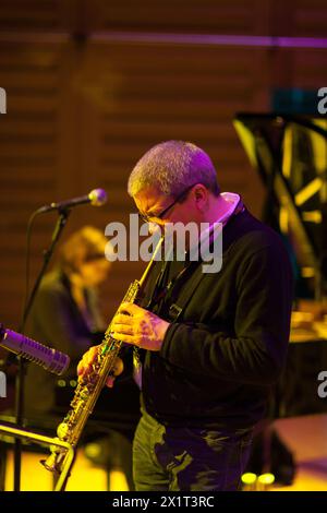 Ein Archiv mit Sound-Check- und Performance-Bildern von Jazzmusikern in Großbritannien und Europa Stockfoto