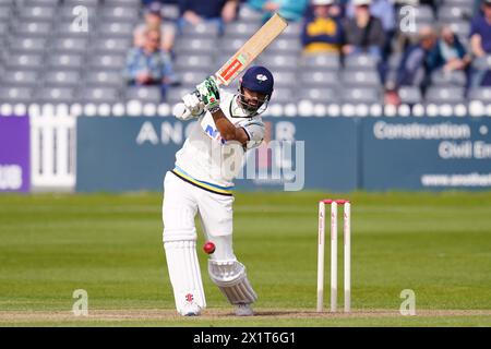 Bristol, Großbritannien, 12. April 2024. Shan Masood in Yorkshire während des Spiels der Vitality County Championship im Seat Unique Stadium in Bristol. Stockfoto