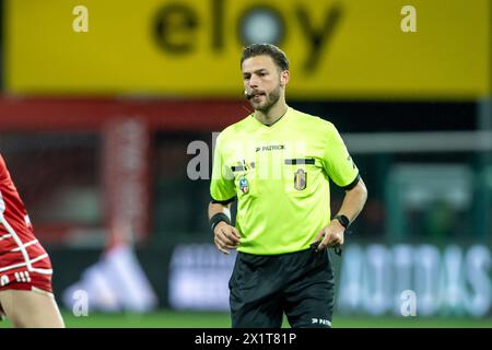 Lüttich, Belgien. April 2024. Schiedsrichter Leandro LEDDA, dargestellt während eines Frauenfußballspiels zwischen Standard Femina de Lüttich und RSC Anderlecht Women am 4. Spieltag in den Play-offs der Saison 2023 - 2024 in der belgischen Lotto Womens Super League am Mittwoch, 16. April 2024 in Lüttich, BELGIEN. Quelle: Sportpix/Alamy Live News Stockfoto