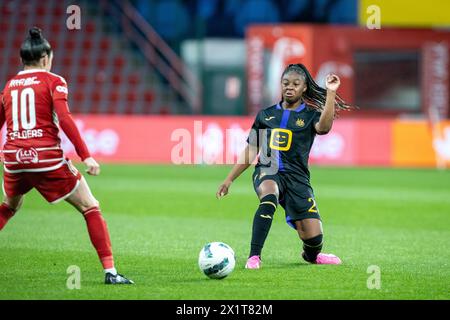 Lüttich, Belgien. April 2024. Esther Buabadi (24) von Anderlecht, dargestellt während eines Frauenfußballspiels zwischen Standard Femina de Lüttich und RSC Anderlecht Women am 4. Spieltag in den Play-offs der Saison 2023–2024 in der belgischen Lotto Womens Super League am Dienstag, 16. April 2024 in Lüttich, BELGIEN. Quelle: Sportpix/Alamy Live News Stockfoto