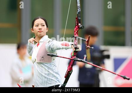 Ajinomoto National Training Center Bogenschießen Feld, Tokio, Japan. April 2024. Ruka Uehara (JPN), 18. APRIL 2024 - Bogenschießen: Japan National Team Training für die Olympischen Spiele 2024 in Paris im Ajinomoto National Training Center Bogenschießen Field, Tokio, Japan. Quelle: Naoki Morita/AFLO SPORT/Alamy Live News Stockfoto