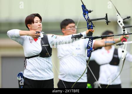 Ajinomoto National Training Center Bogenschießen Feld, Tokio, Japan. April 2024. Satsuki Noda (JPN), 18. APRIL 2024 - Bogenschießen: Japan National Team Training für die Olympischen Spiele 2024 in Paris im Ajinomoto National Training Center Bogenschießen Field, Tokio, Japan. Quelle: Naoki Morita/AFLO SPORT/Alamy Live News Stockfoto