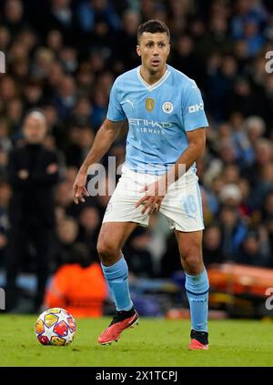 Manchester, Großbritannien. April 2024. Rodri von Manchester City während des UEFA Champions League Quarter Finales 2nd Leg Match im Etihad Stadium, Manchester. Der Bildnachweis sollte lauten: Andrew Yates/Sportimage Credit: Sportimage Ltd/Alamy Live News Stockfoto