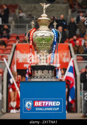 Der Betfred Challenge Cup wird im Totally Wicked Stadium gezeigt, während Warrington Wolves gegen St. Helens antreten Stockfoto