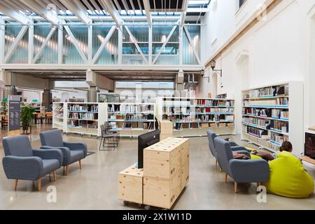 Tabakaleras Schöpfungsbibliothek. Tabakalera. Modernes Kulturzentrum. Donostia. San Sebastian. Gipuzkoa. Baskenland. Spanien. Europa. Stockfoto