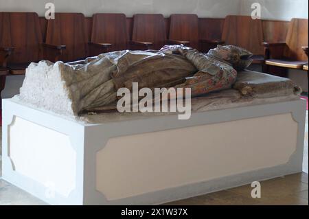 Niederösterreich, Österreich. Stiftskirche Göttweig. Statue von St. Altmann in der Krypta der Stiftskirche Stockfoto