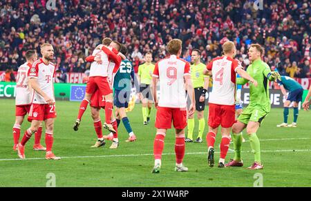 Harry Kane, FCB 9 Leon GORETZKA, FCB 8 Manuel NEUER, Torhüter FCB 1 Matthijs de Ligt, FCB 4 Konrad Laimer, FCB 27 Joshua KIMMICH, FCB 6 Eric Dier, FCB 15 feiert nach dem Viertelfinalspiel FC BAYERN MÜNCHEN - FC ARSENAL LONDON 1-0 der UEFA Champions League in der Saison 2023/2024 in München, 17. April 2024. Viertelfinale, FCB, München Fotograf: ddp-Bilder / Sternbilder Stockfoto