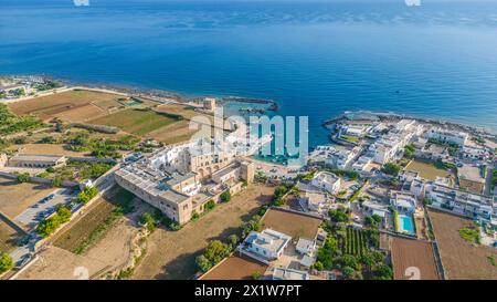 Aus der Vogelperspektive Benediktinerabtei von San Vito. Polignano A Stute. Apulien. Italien. Stockfoto