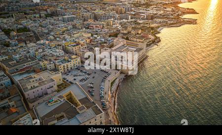 Castello Svevo nella città di Trani sul Mare adriatico in Apulien, Italien. Stockfoto